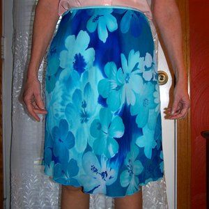 WORTHINGTON    MULTI BLUE FLORAL SKIRT